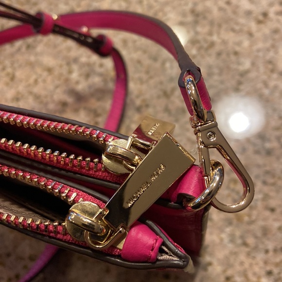 Michael Kors Crossbody Clutch Bag - Picture 4 of 6